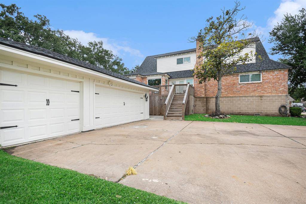 3 car detached garage.