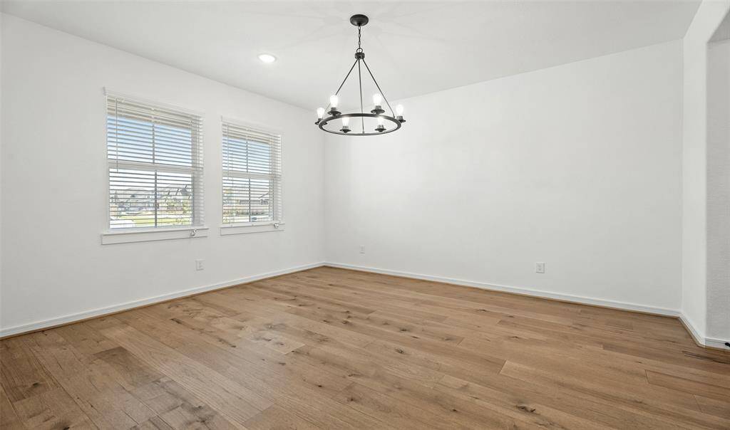 Elegant dining room (*Photo not of actual home and used for illustration purposes only.)