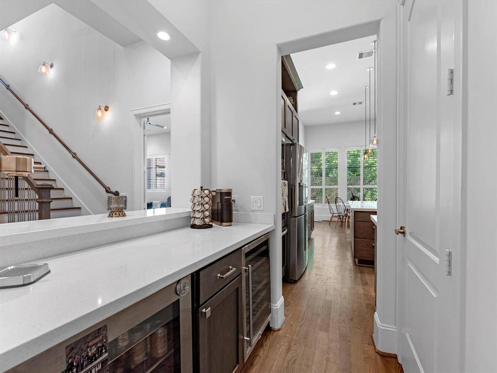 Butlers Pantry - Featuring two premium wine fridges, it offers ample space to store your finest collection at the perfect temperature. Whether you’re preparing for an intimate dinner or hosting a grand celebration, this space is ideal for both functionality and style.