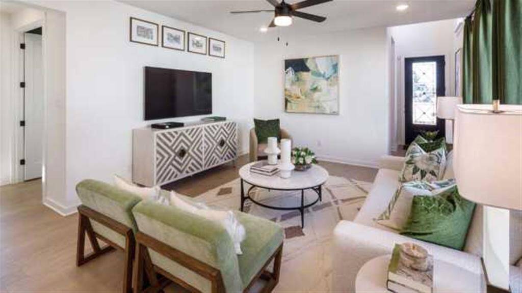 Family Room 6