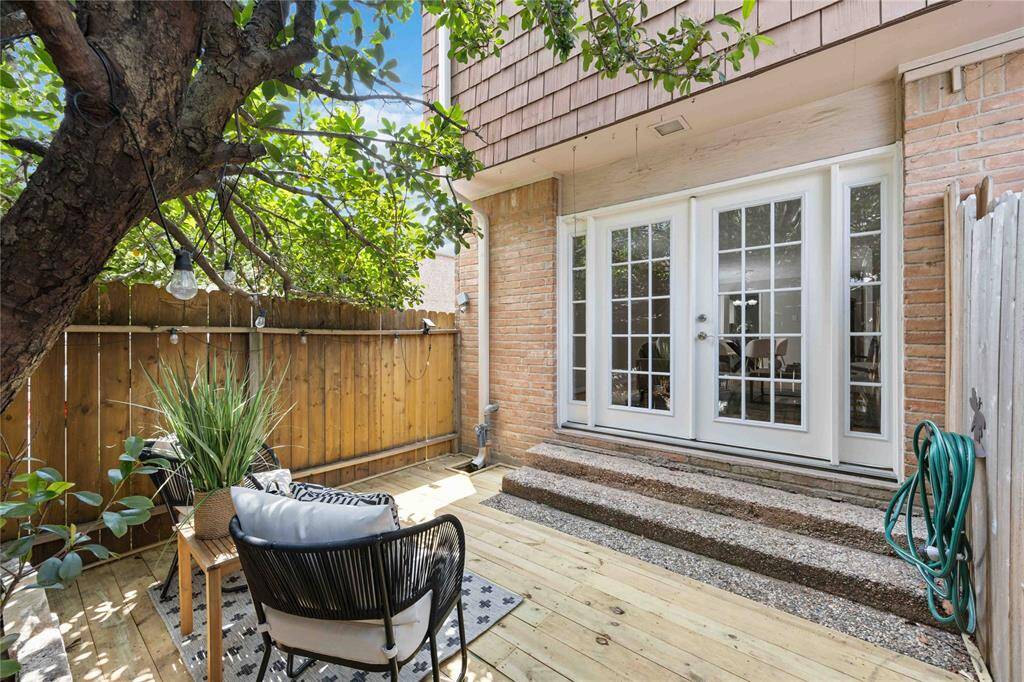 Add your favorite potted plants, outdoor furniture, and splashes of color to create your own ideal outdoor oasis.