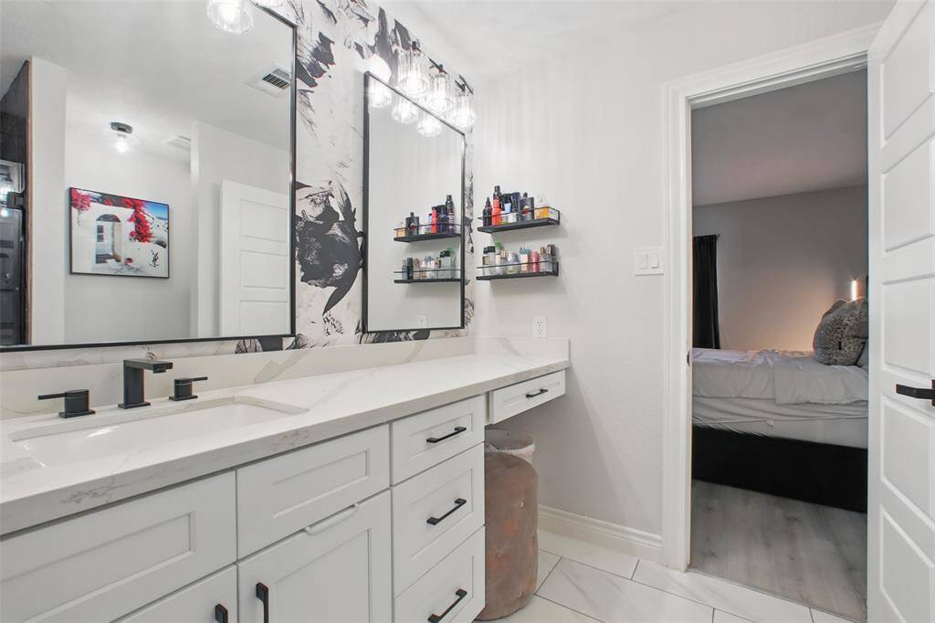 Primary Quartz Vanity