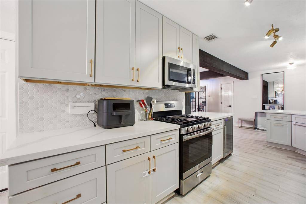 Hexagon Tile Backsplash (Mini Fridge Excluded)