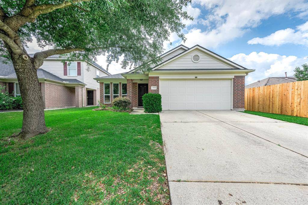 Welcome To 4918 Fair Oak Dale Lane.