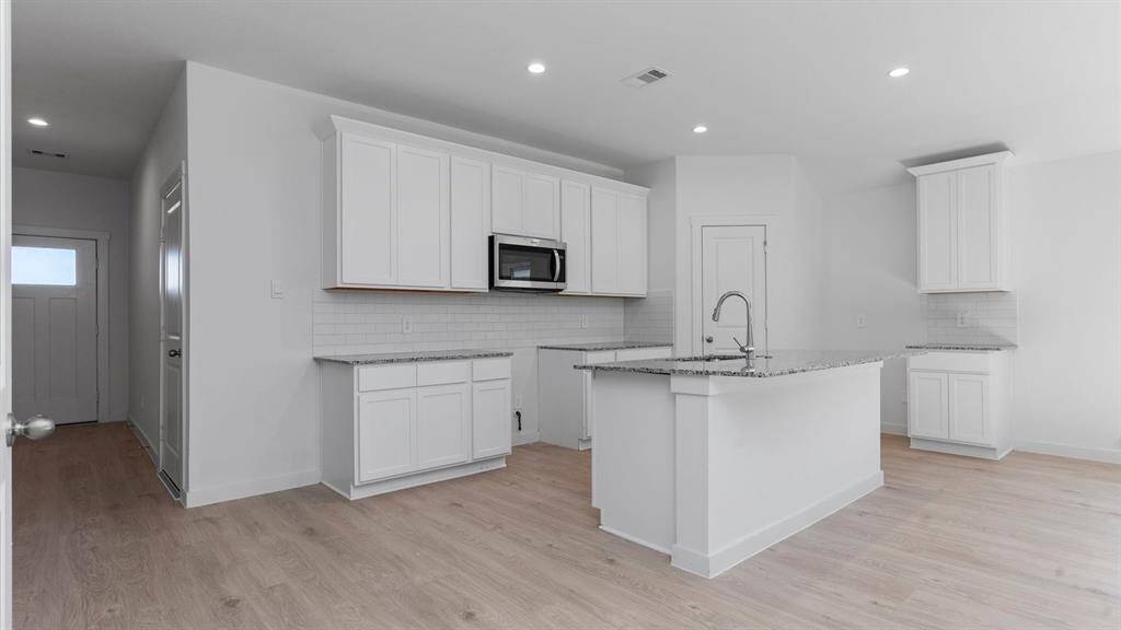 *Images and 3D tour are for illustration only and options may vary from home as built.