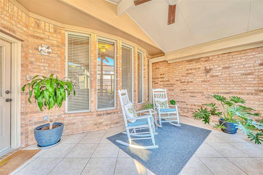Enjoy nature from the comfort of your home!