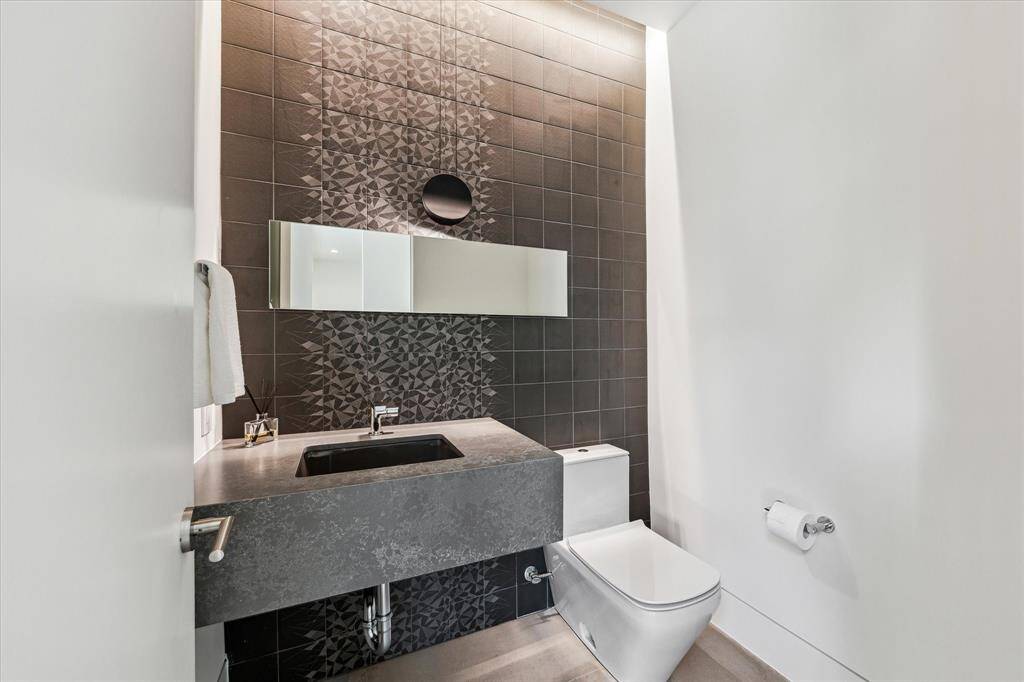 The picture speaks for itself for this fabulous POWDER ROOM.