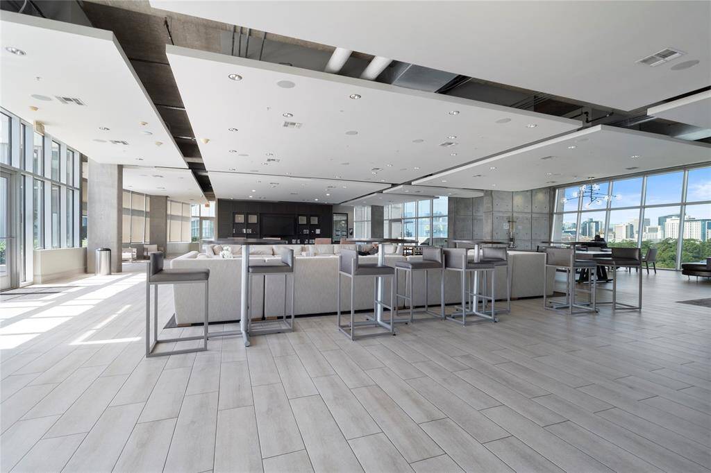 Party room - entertainment area