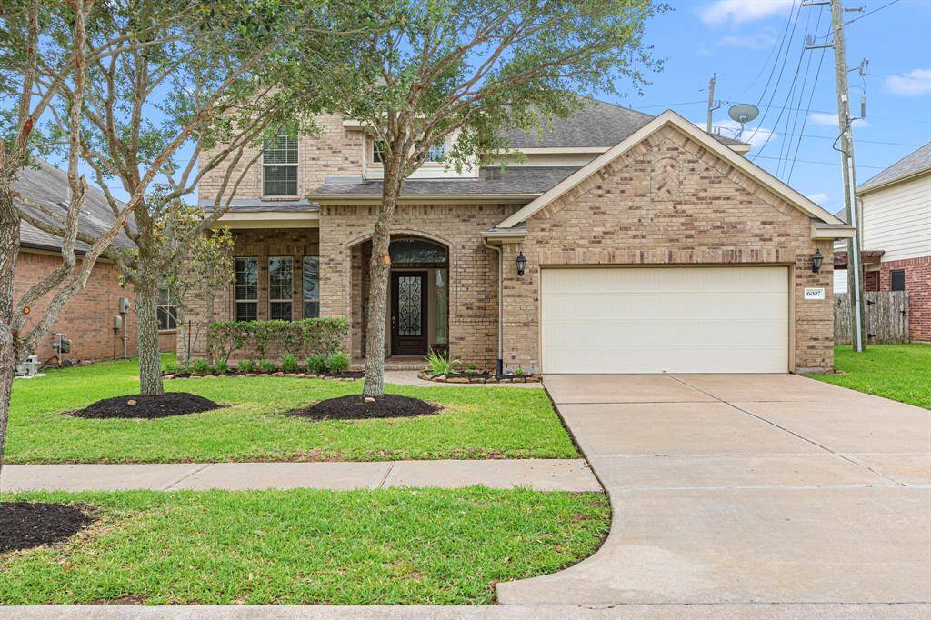 Beautiful 4 bed/3.5 bath home in Kingdom Heights!