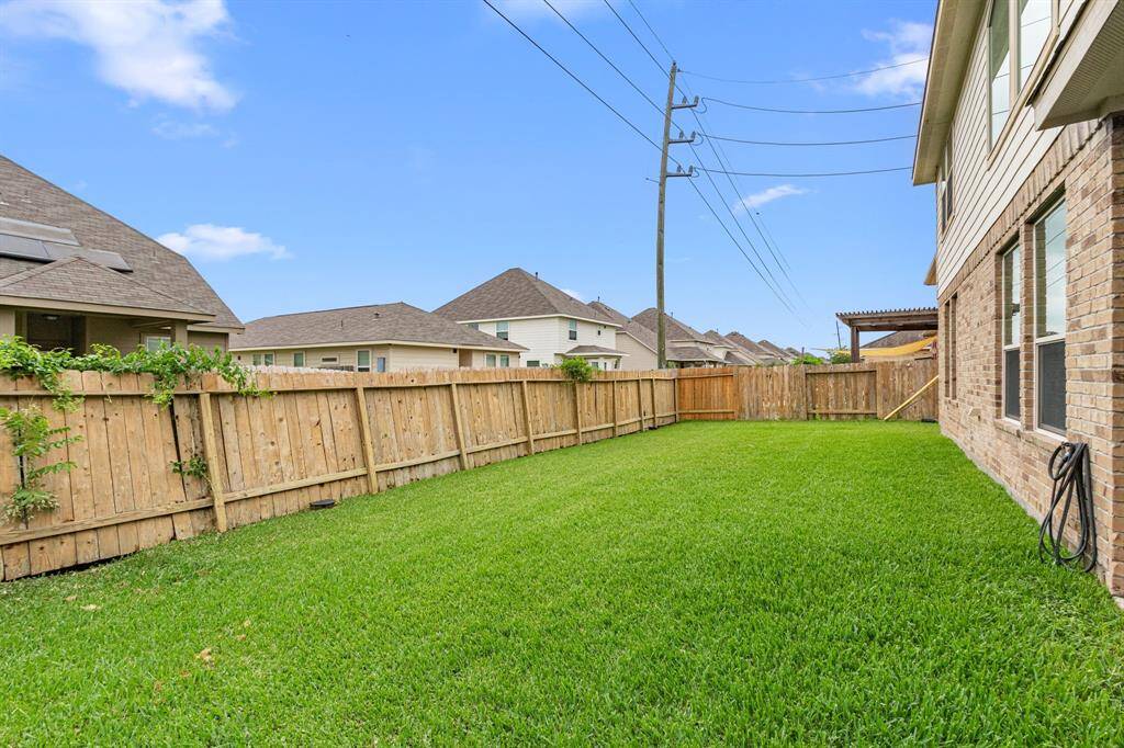 Spacious back yard!