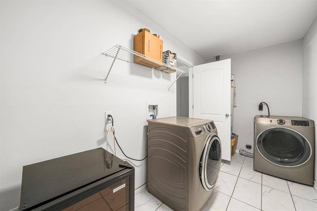 Appliances staying in the home giving one less thing to worry about in the move!