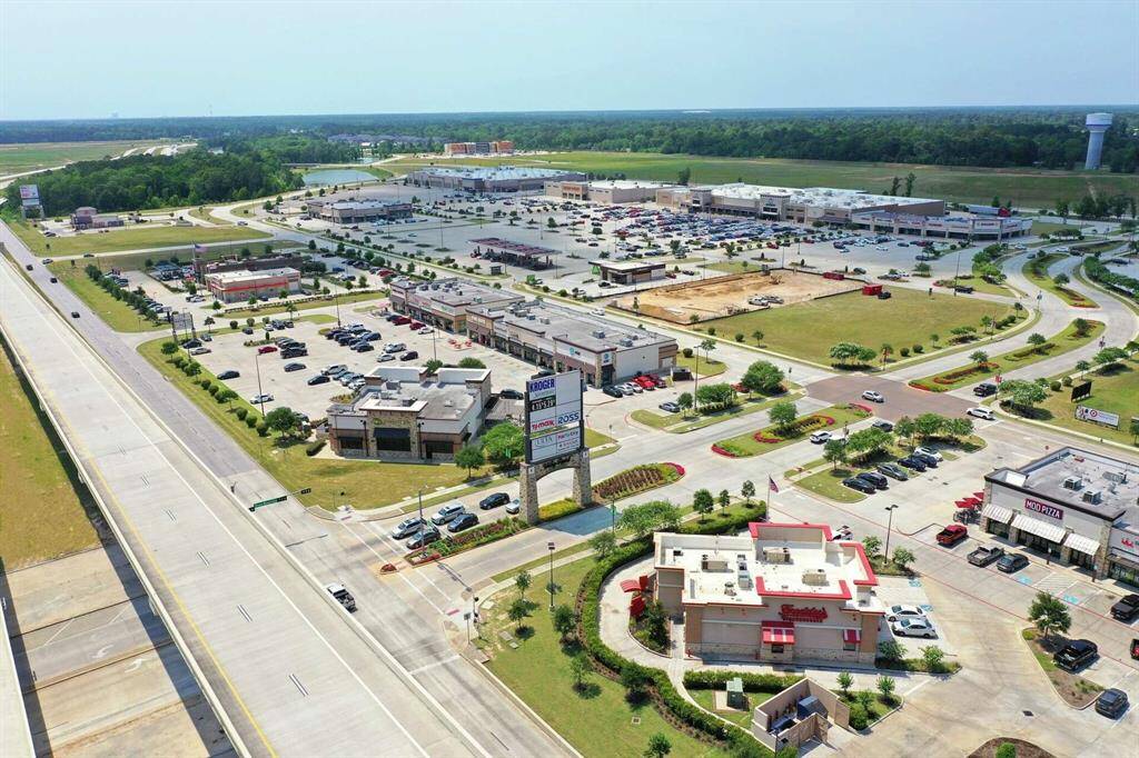 Valley Ranch Town Center 10 minutes away