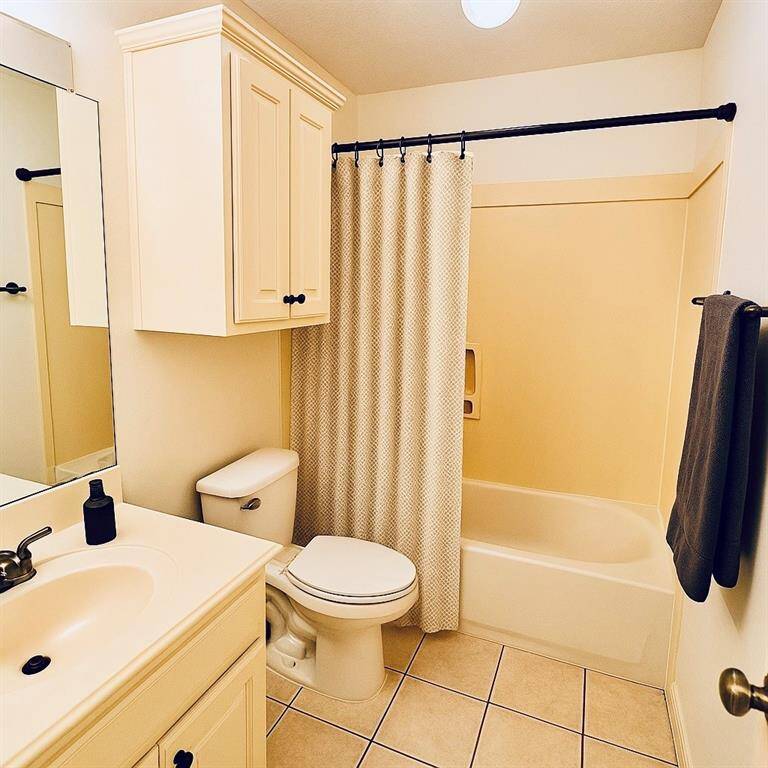 Bath #2 Upstairs