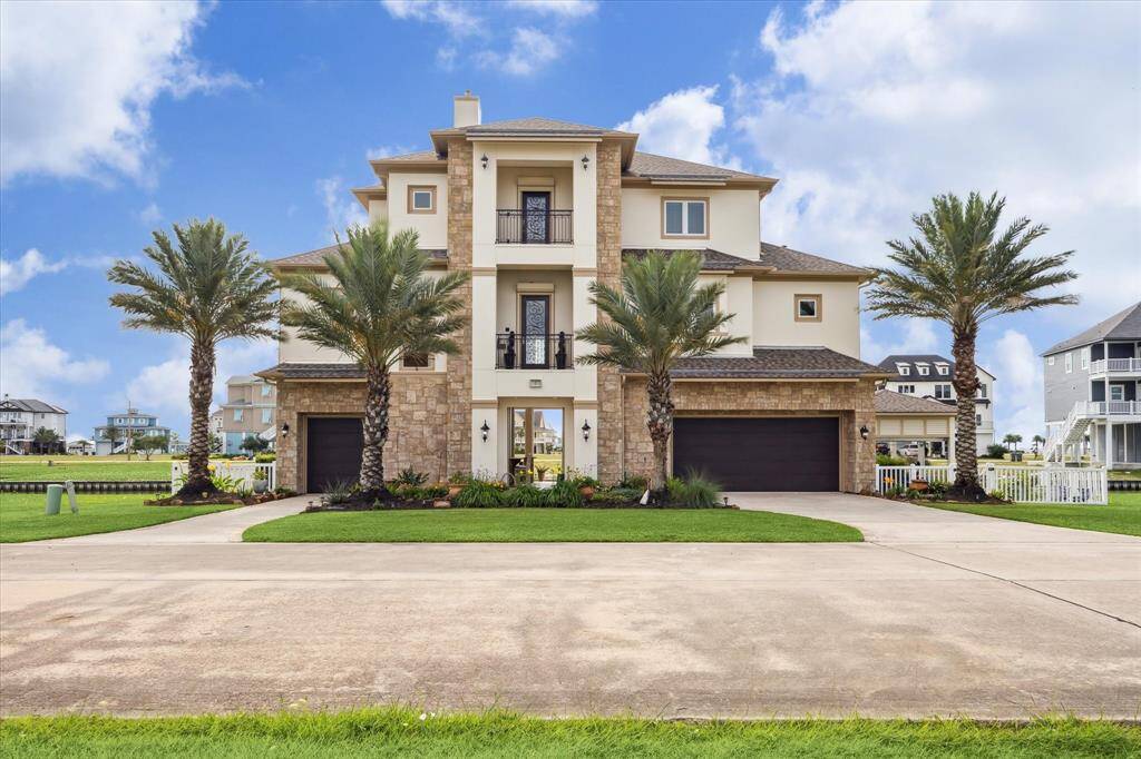 Turnkey Coastal Paradise - Fully Furnished & steps from the water!