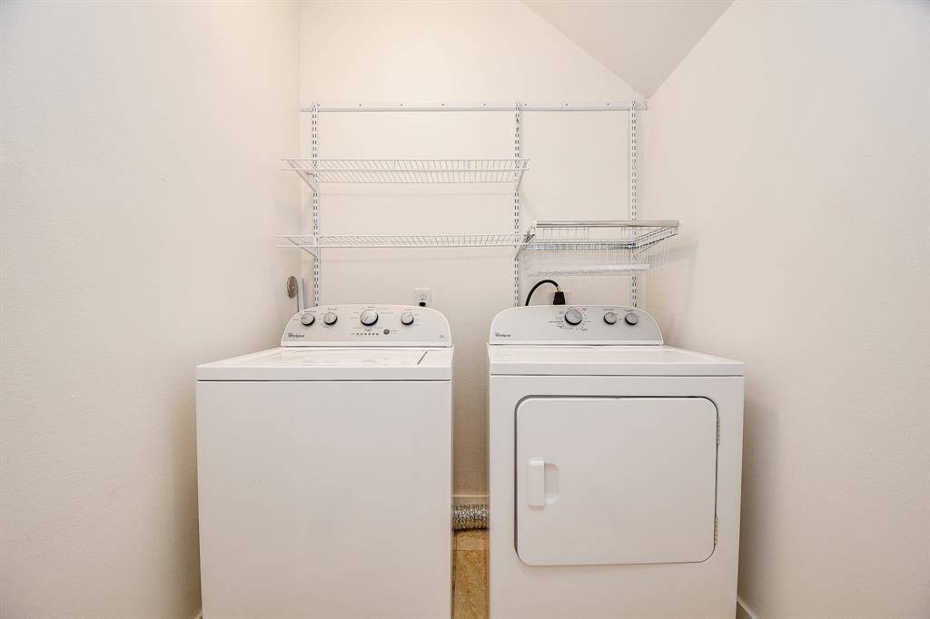 washer/dryer are included