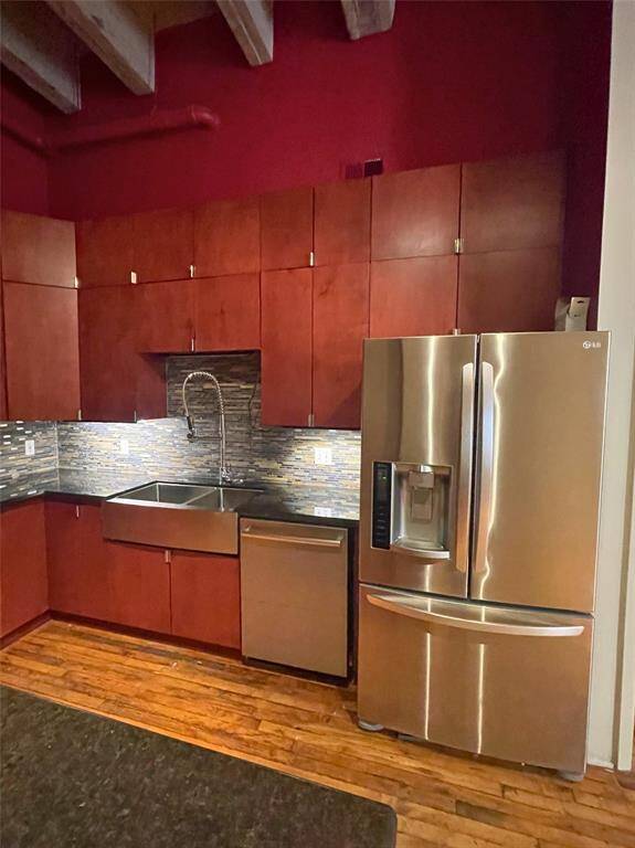 Built-in ice maker and XL fridge is just one of many features.