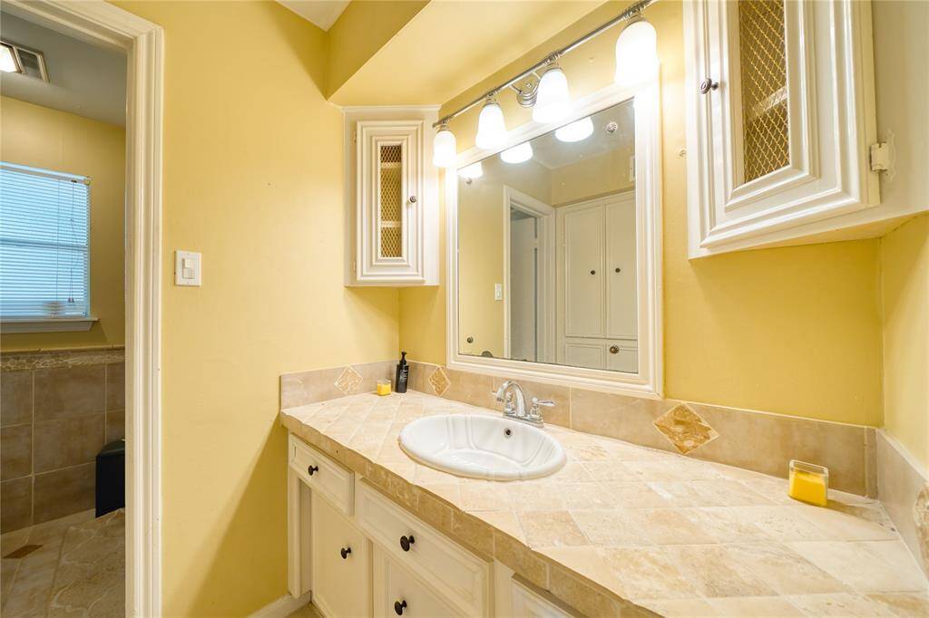 Main Bathroom