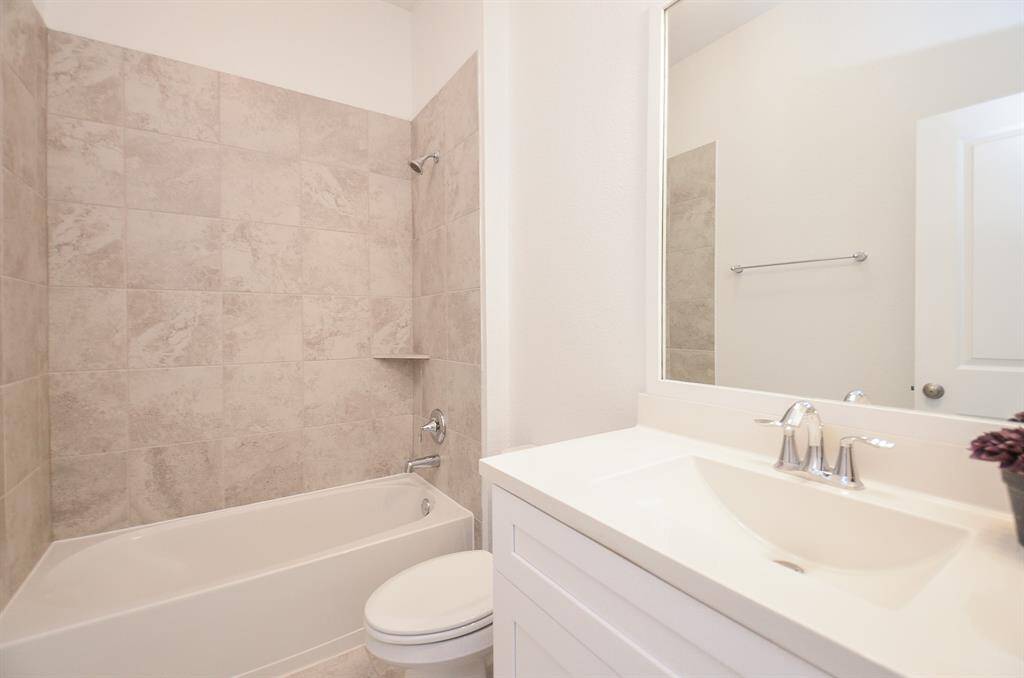Secondary Downstairs Bathroom