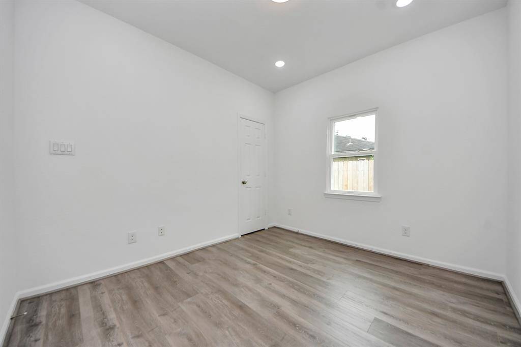 Study/Office space that can also be used as a bedroom