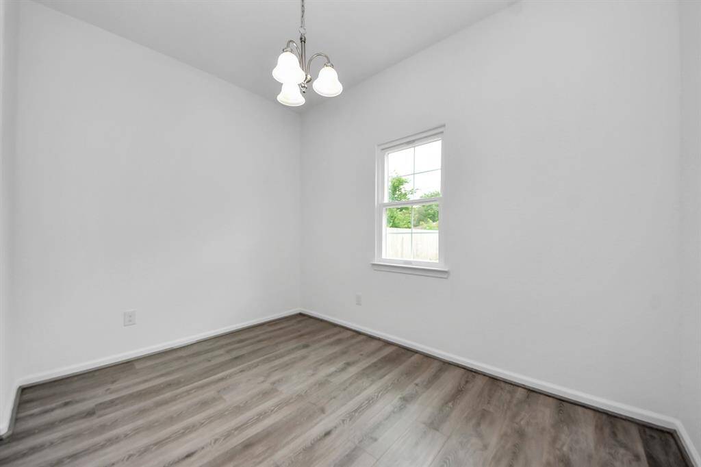 Breakfast/Dining area