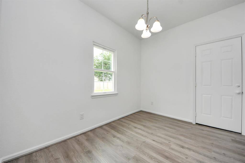 Breakfast/Dining area