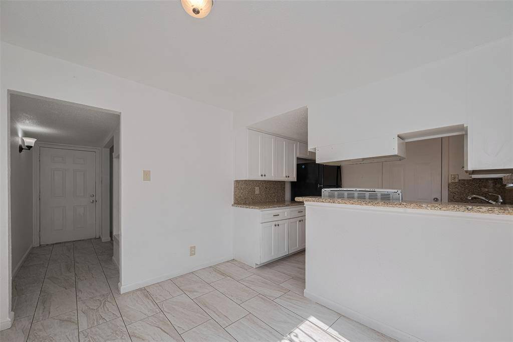 Alternate view of your breakfast area.