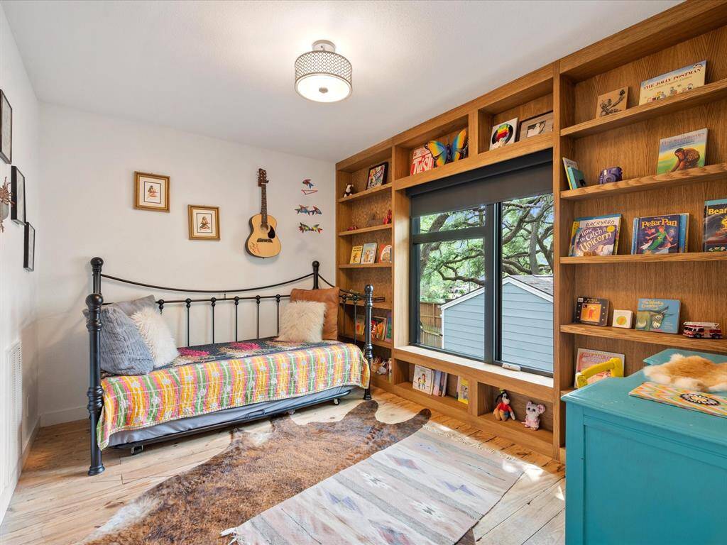 Floor to ceiling book shelves for the book worm. This could also be flexed to your needs!