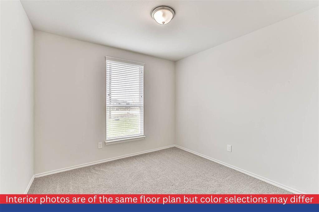 Create your own personal retreat, whether it's a peaceful reading nook, a productive home office, or a comfortable guest room. Let your imagination roam free in this inviting room that is ready to accommodate your unique needs.