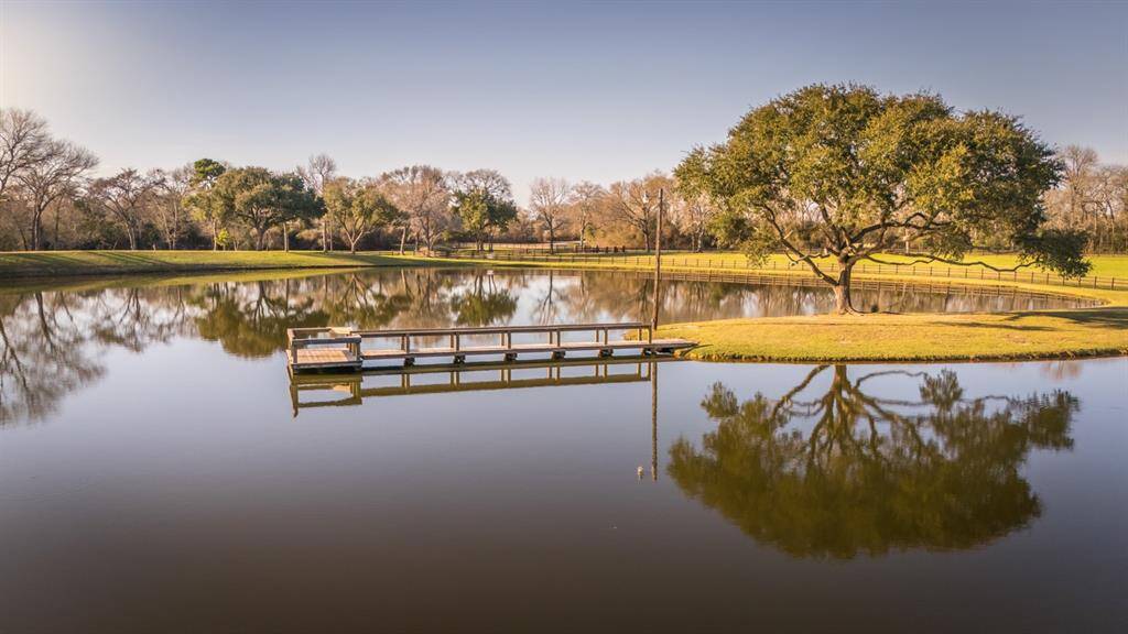7+/- Acre Lake