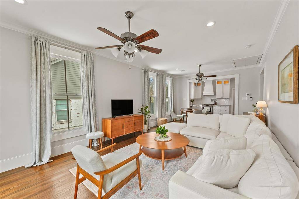 A traditional Heights home FULLY renovated with historic charm. Upon entry notice 10 ft. high ceilings and amazing natural light.