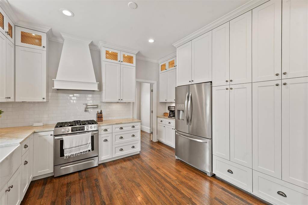 Multiple cabinets for storage!