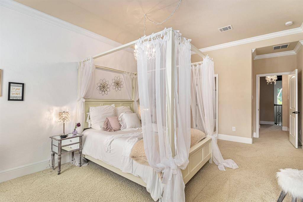 This ample space is designed for ultimate comfort, allowing for versatile furniture arrangements, ensuring functionality without compromising on style.