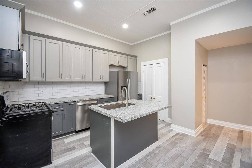 This kitchen is designed to wow!