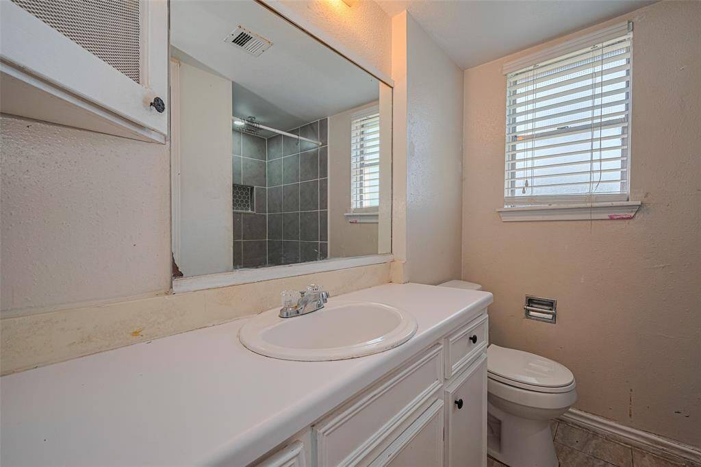 Ensuite bathroom