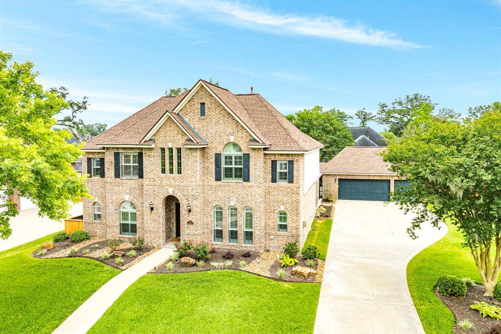 106 Arrowhead Dr, a 5 bedroom, 3.5 bathroom with two living areas, a formal dining, and a flex room. This home offers all of your needs and some.