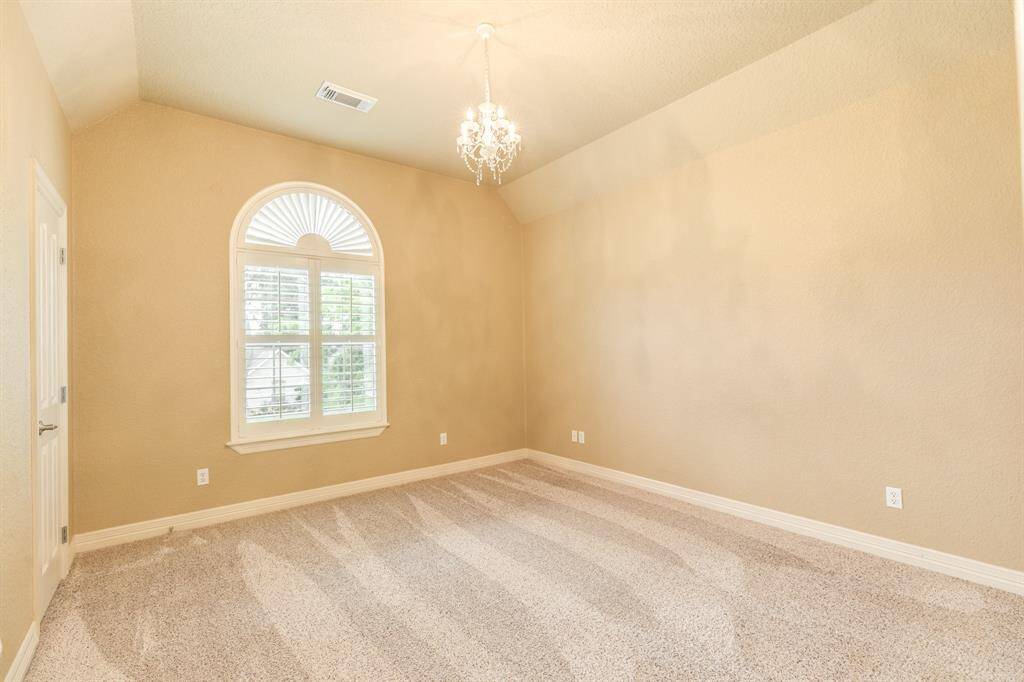 Secondary room upstairs (2)