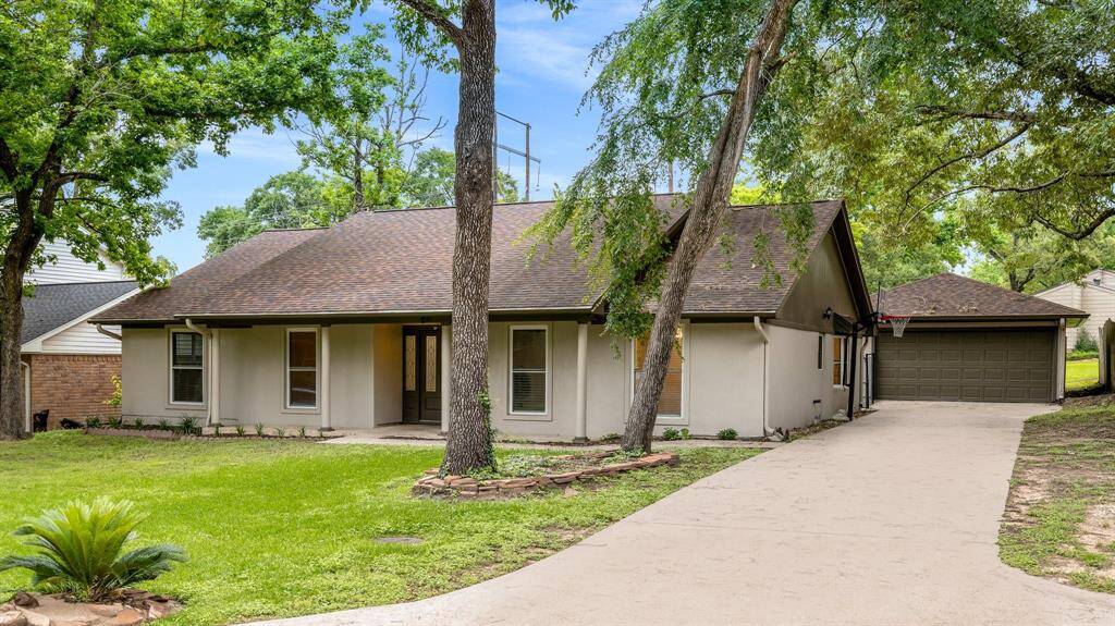 Detached 2 car garage