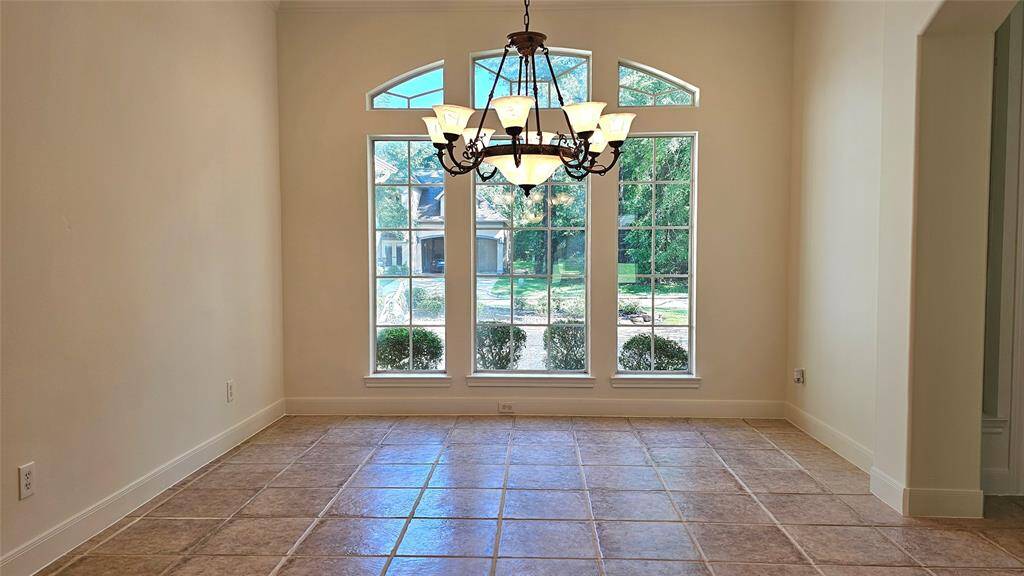 FORMAL DINING