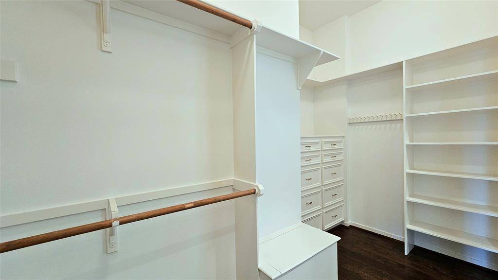 CLOSET ONE