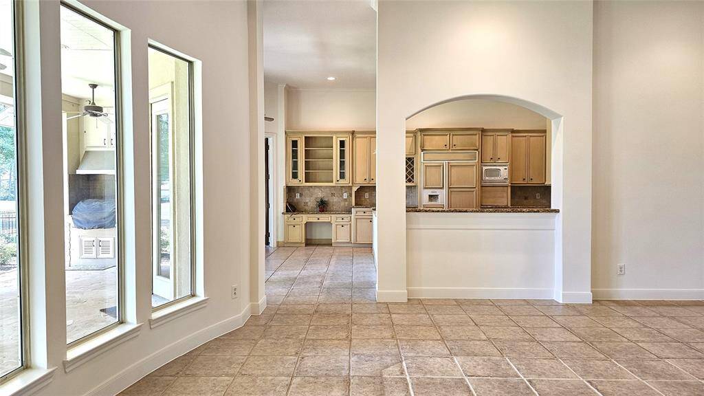 OPEN TO KITCHEN/BREAKFAST