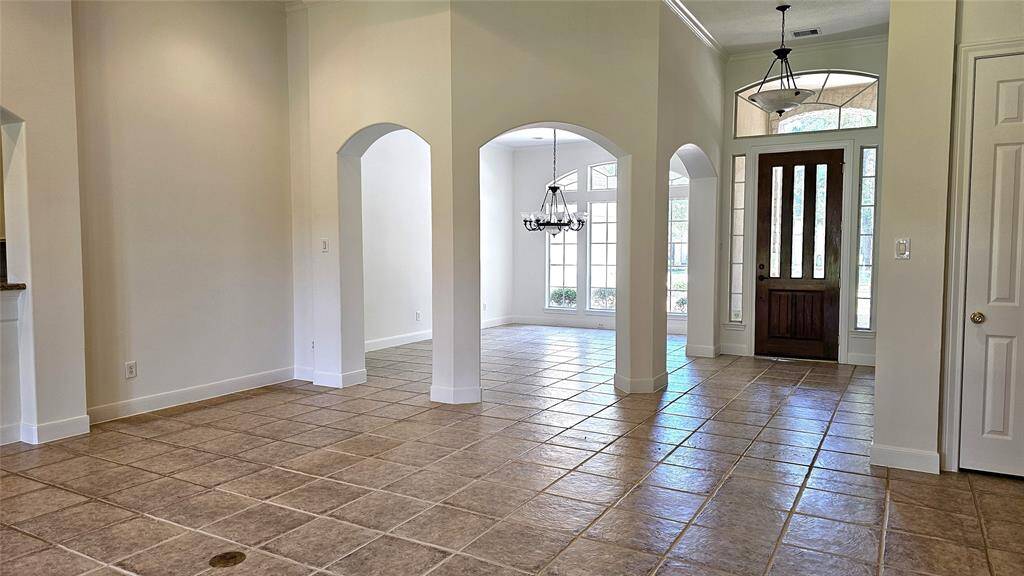 DINING AND ENTRY