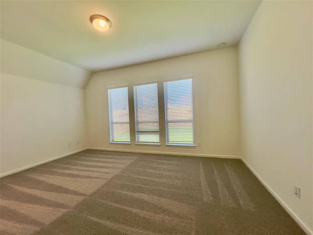 Master Bedroom18x13