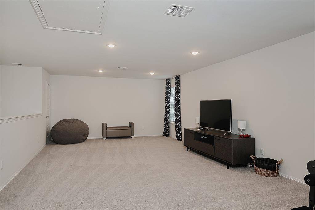 Large Gameroom/Flexspace