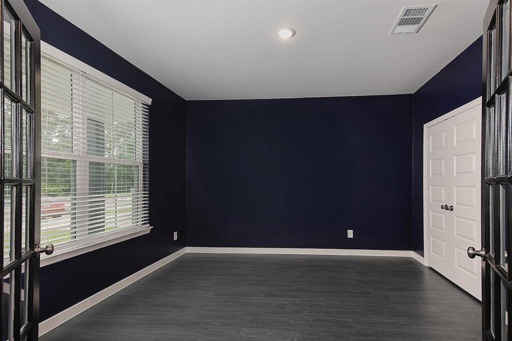 Study/home office/living area