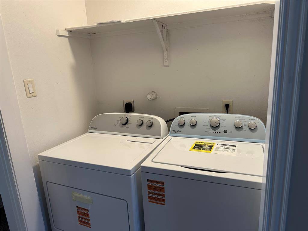 Upstairs laundry alcove