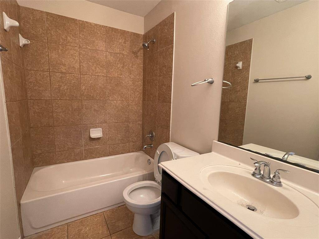 Upstairs hallway bathroom