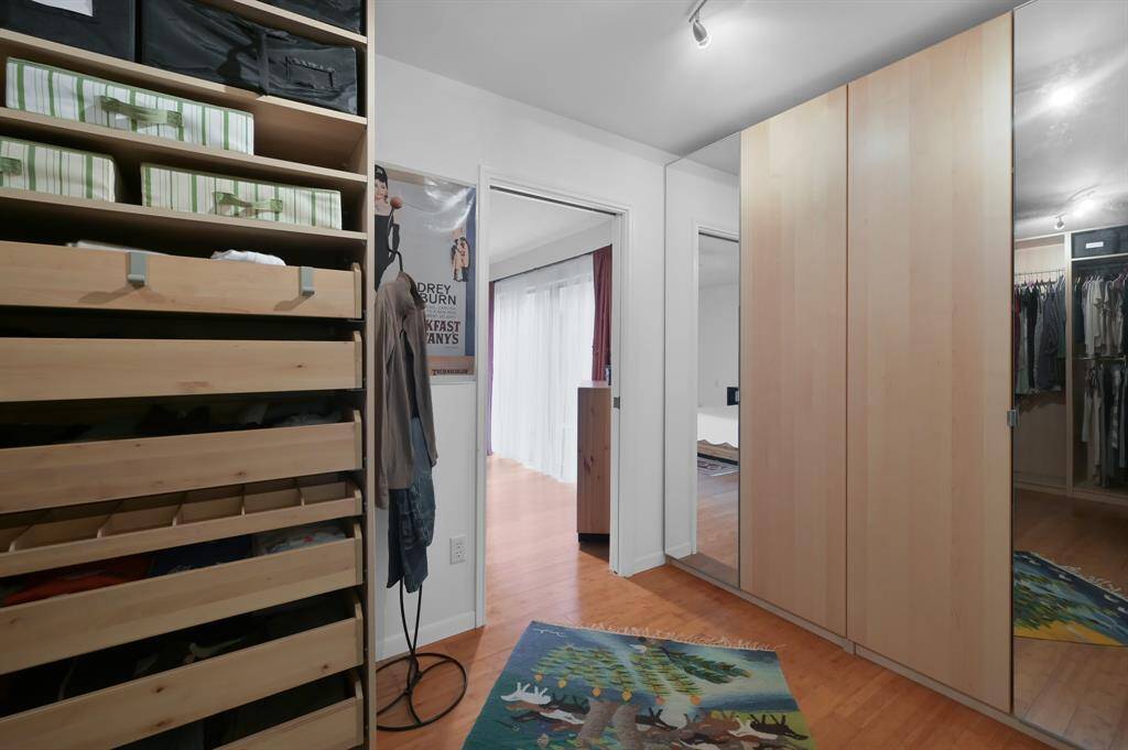 Beautiful custom features make it easy to organize.