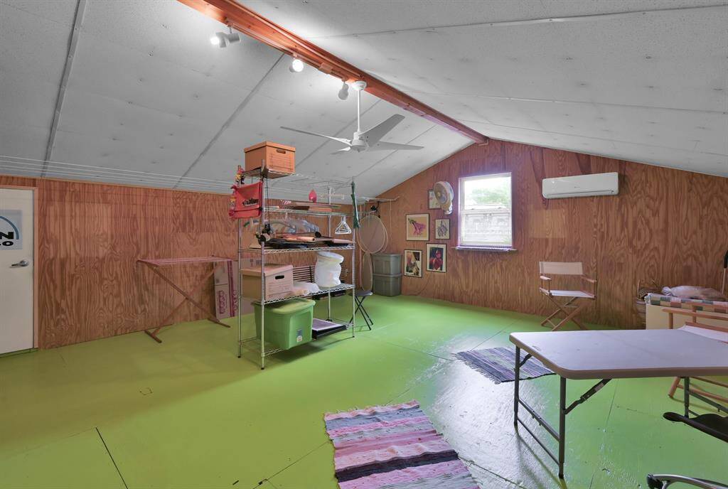 This Upstairs Bonus Rm can be designed to fit your needs and style.  Great space for guest, exercise room, game room or hobby space.