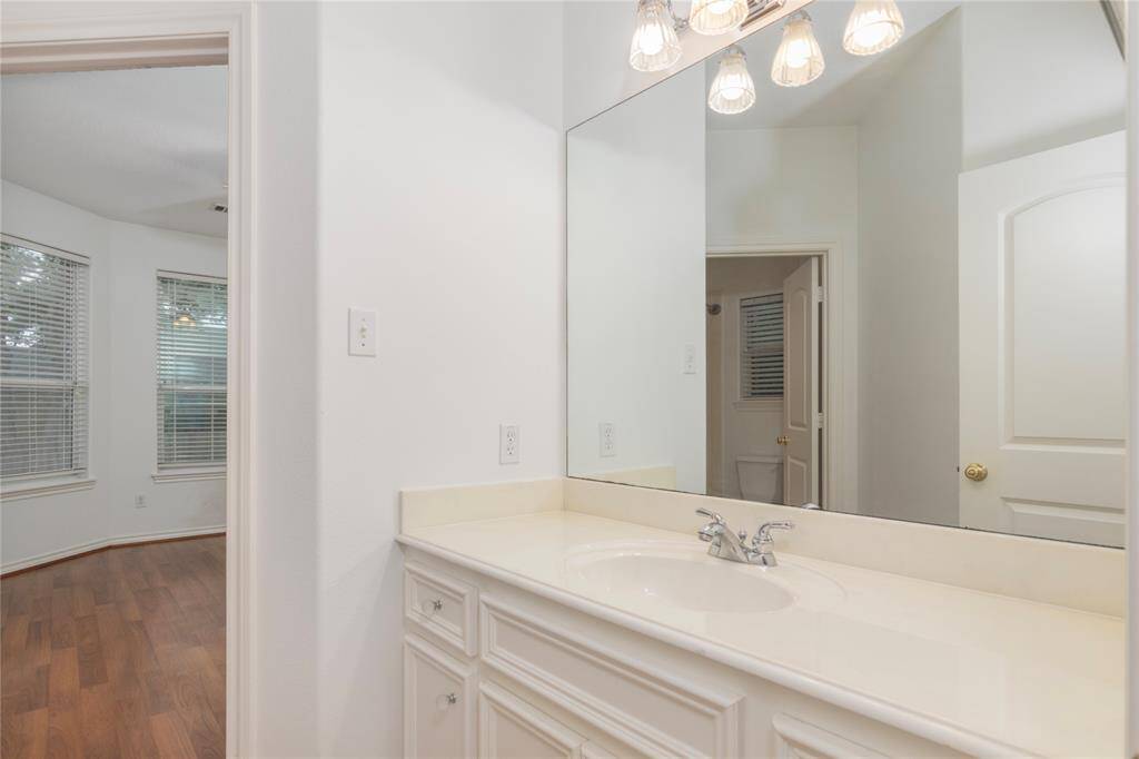 Second bathroom.