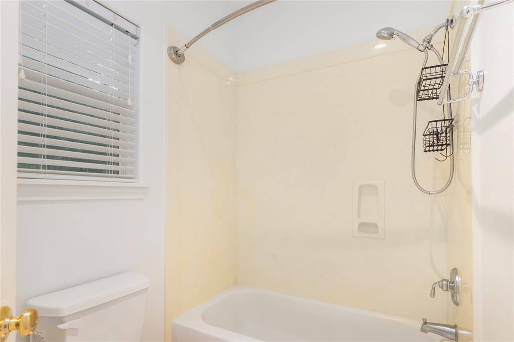 Tub/shower combo.